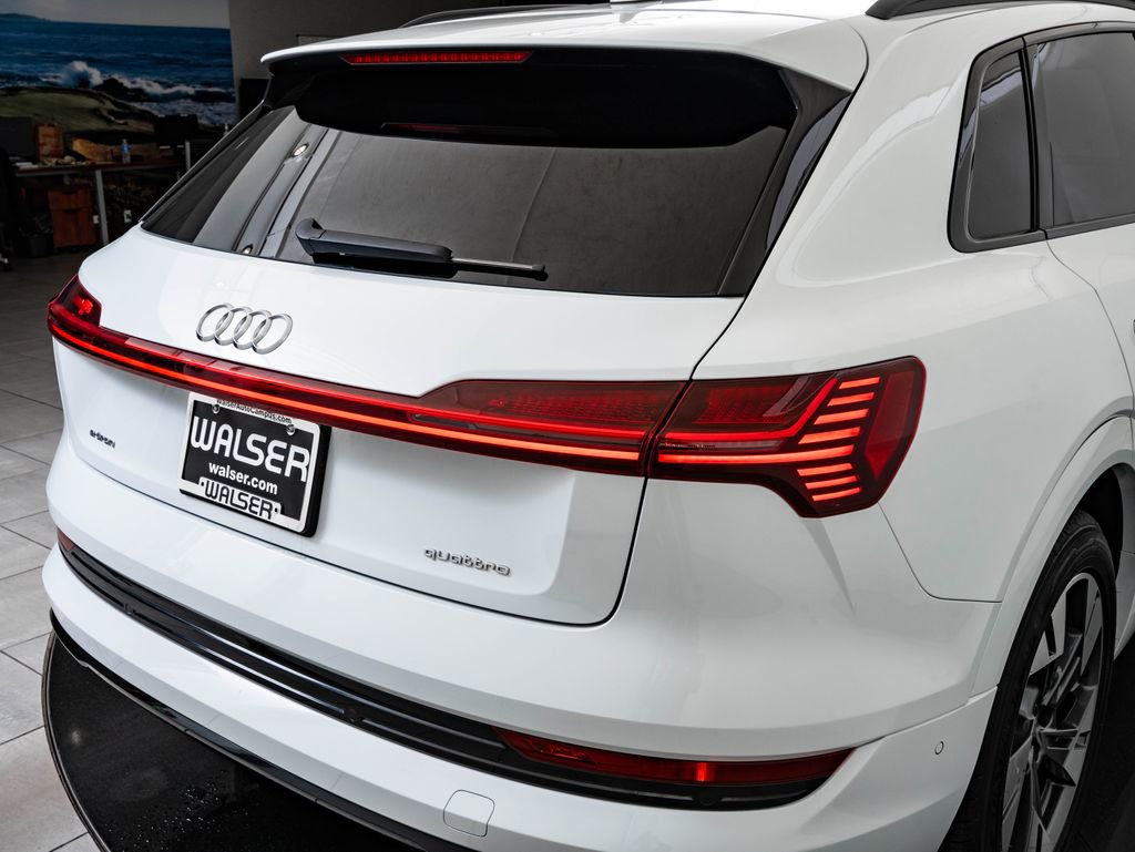 Used 2021 Audi e-tron Premium w/ Convenience Plus Package AWD/4WD image 9