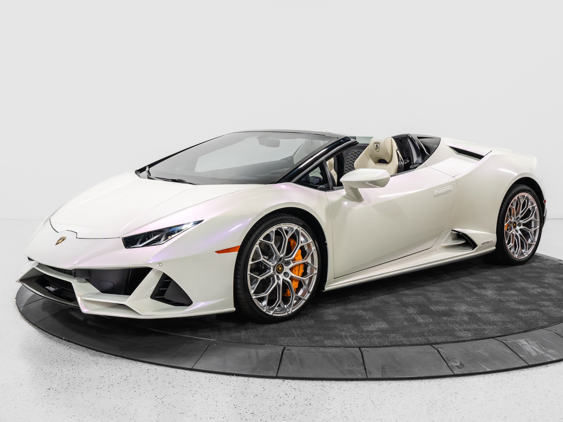 Used 2024 Lamborghini Huracan EVO AWD/4WD image 2