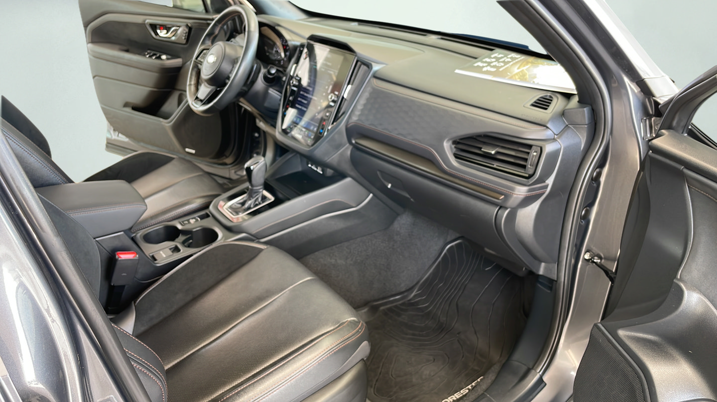 Used 2025 Subaru Forester Touring AWD/4WD image 36