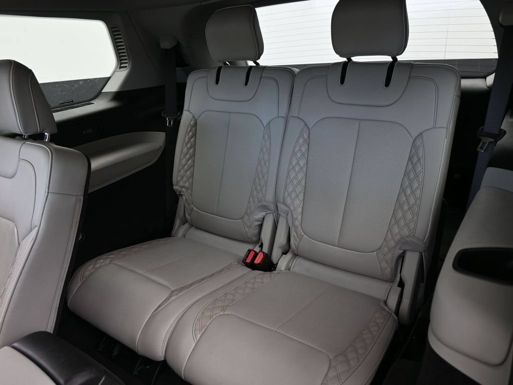 Used 2023 Jeep Grand Cherokee L Summit w/ Luxury Tech Group V AWD/4WD image 37
