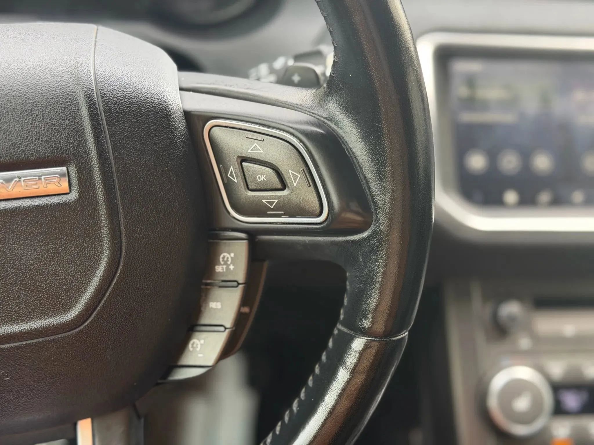 Used 2019 Land Rover Range Rover Evoque image 47