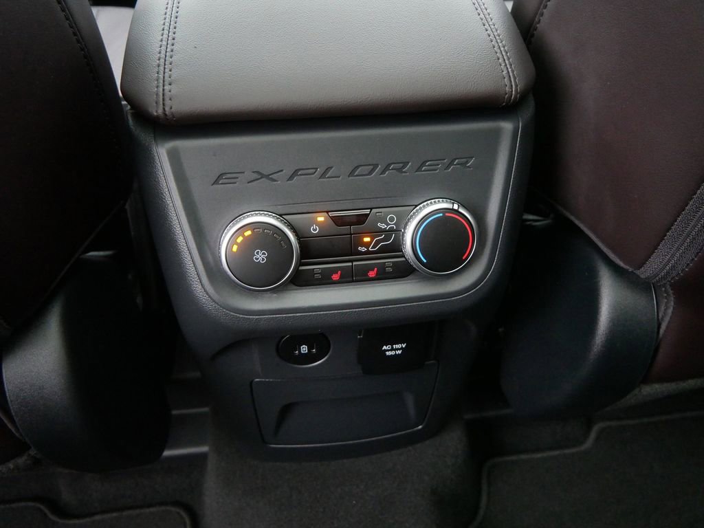 Used 2025 Ford Explorer Platinum w/ Ultimate Package AWD/4WD image 21