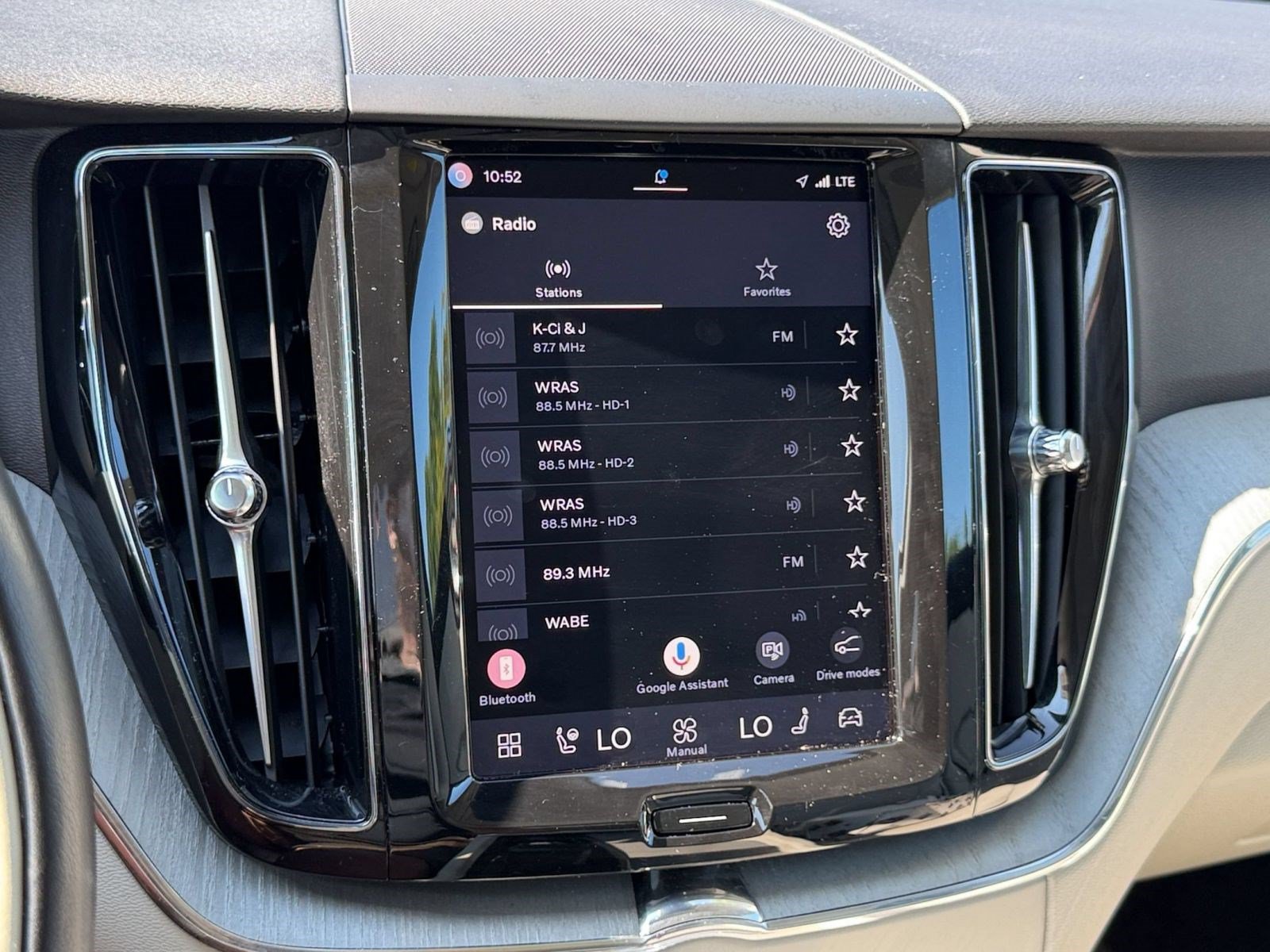 Certified 2024 Volvo XC60 B5 Plus w/ Climate Package AWD/4WD image 19