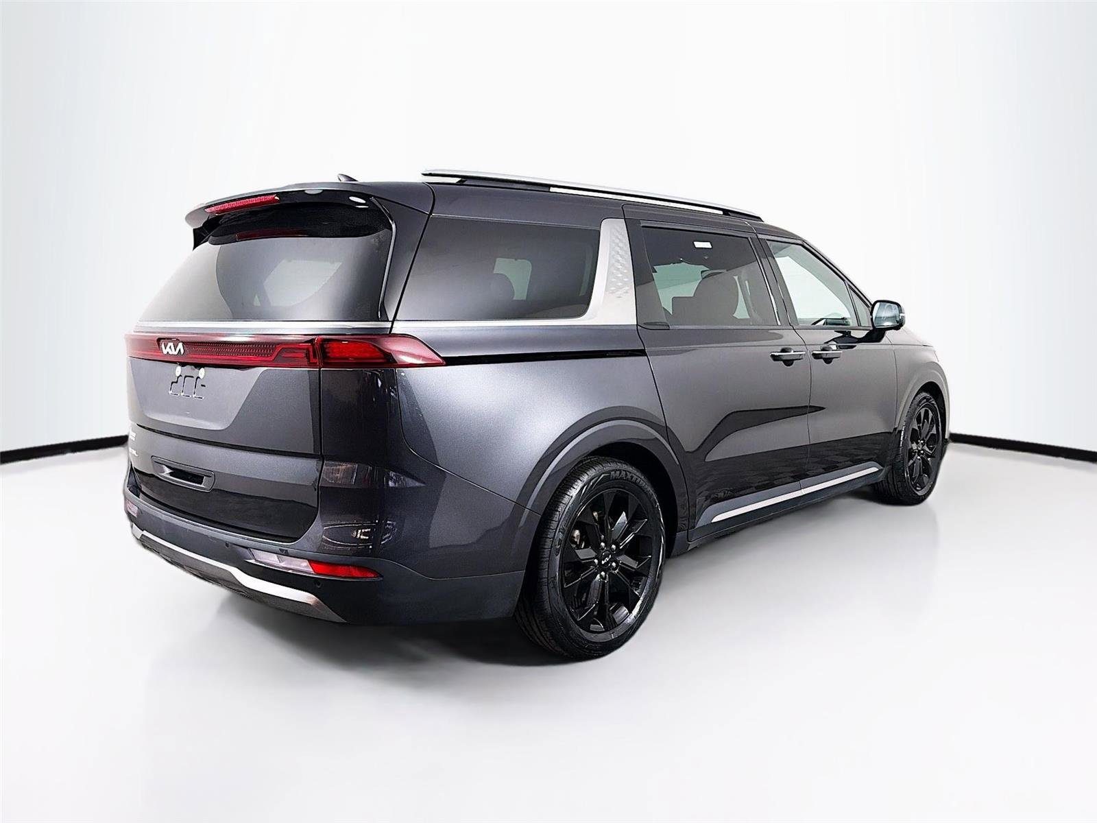 Used 2023 Kia Carnival SX Prestige image 7