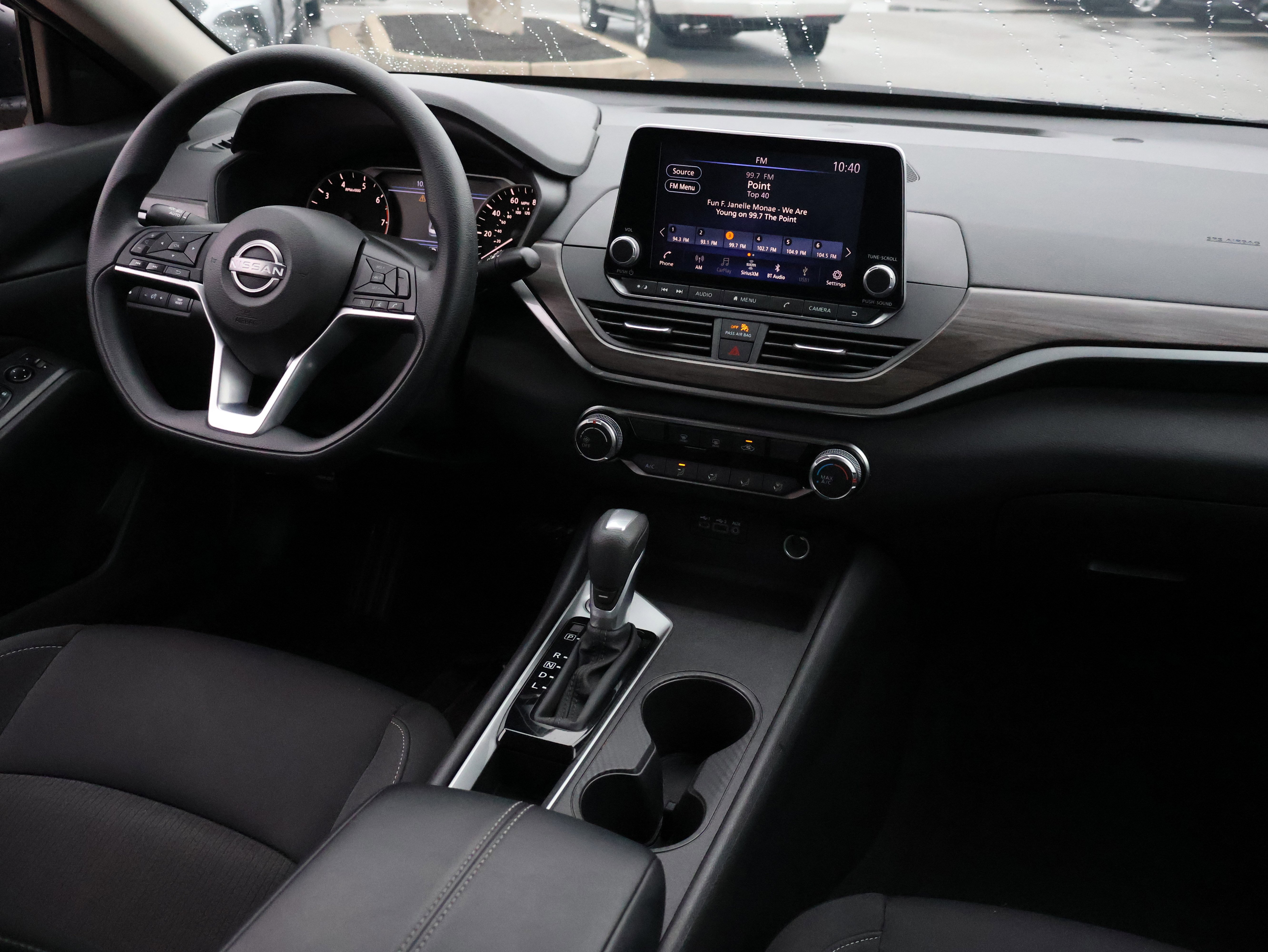 Used 2025 Nissan Altima 2.5 SV image 12