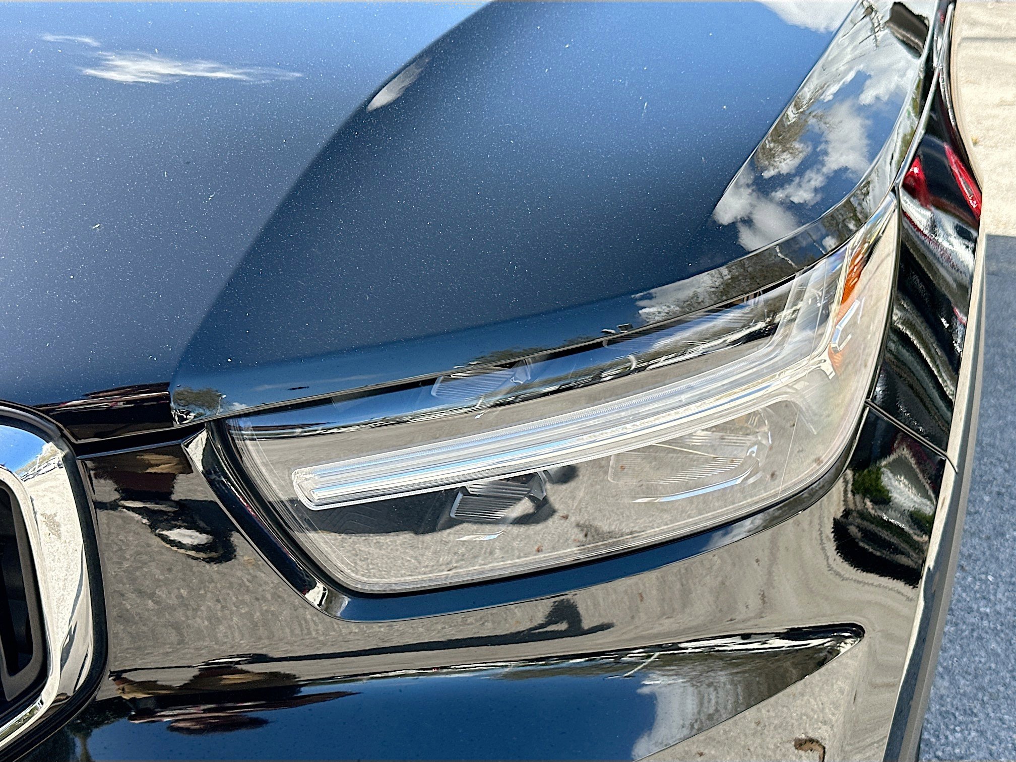 Used 2020 Volvo XC40 T5 Momentum w/ Protection Package Premier image 27