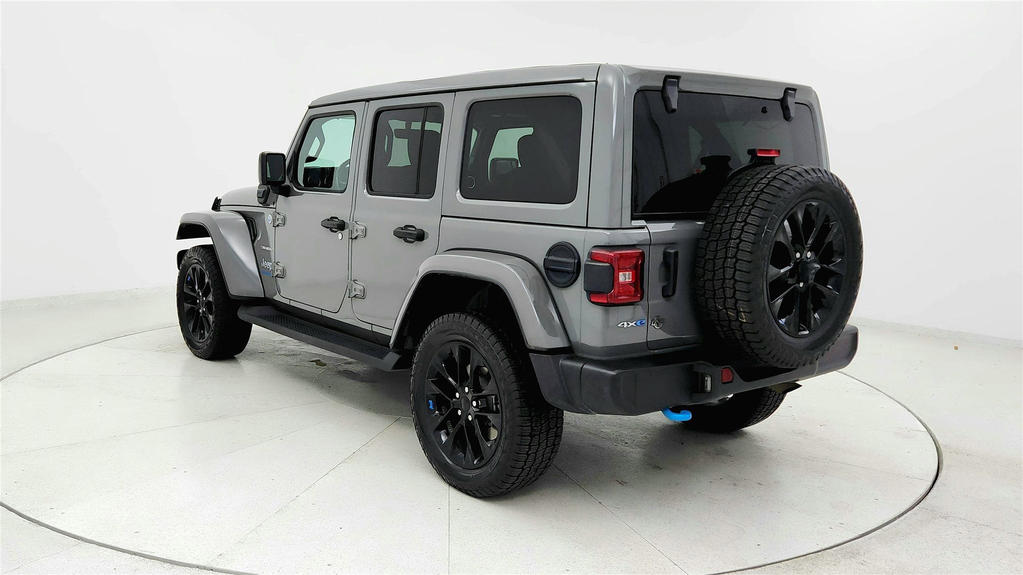 Used 2023 Jeep Wrangler Unlimited Sahara w/ Cold Weather Group AWD/4WD image 3