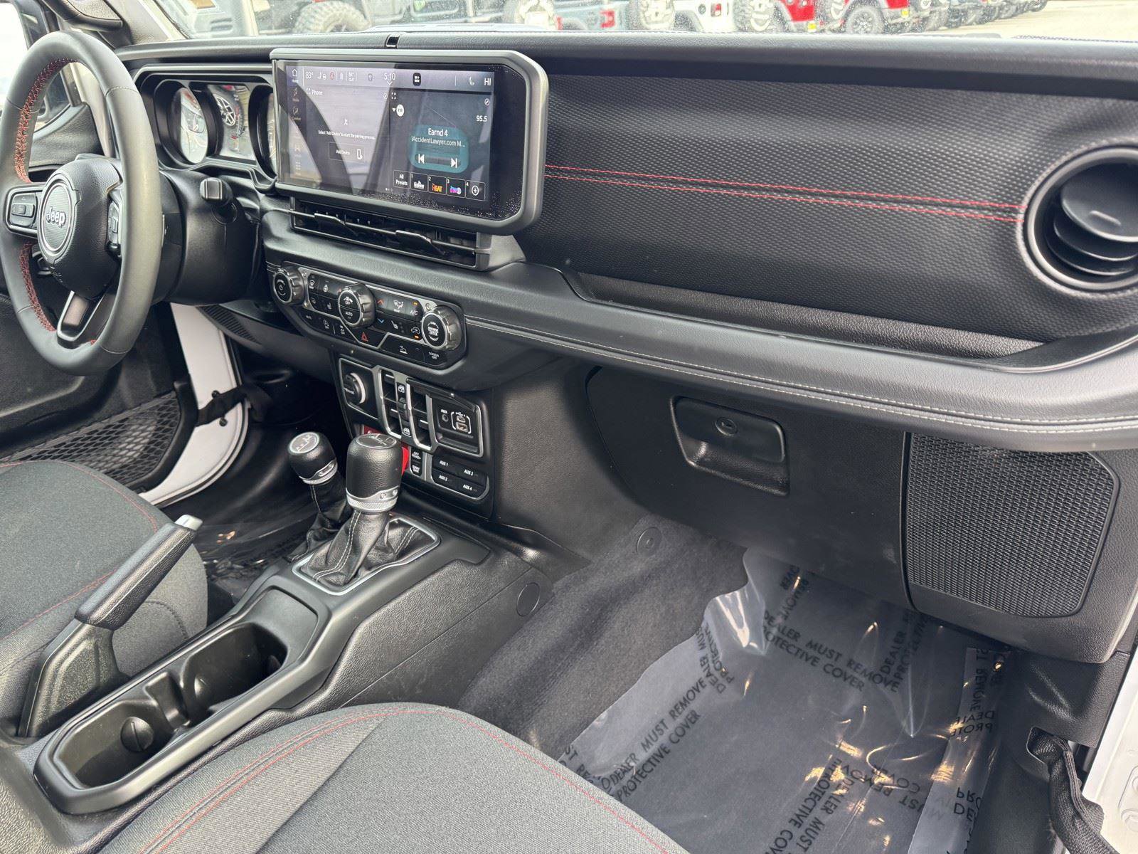 Certified 2025 Jeep Gladiator Rubicon w/ Convenience Group AWD/4WD image 8