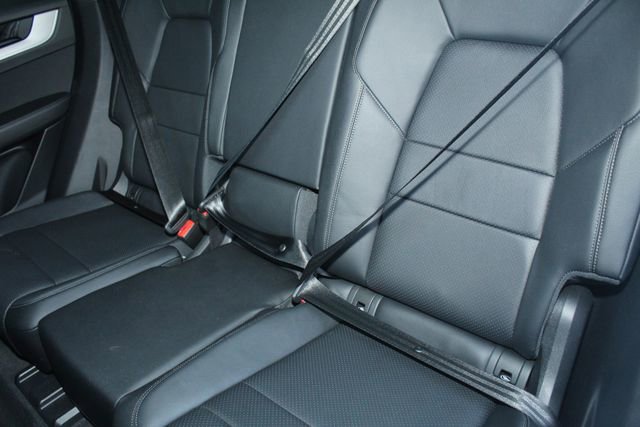 Certified 2025 Porsche Cayenne image 24