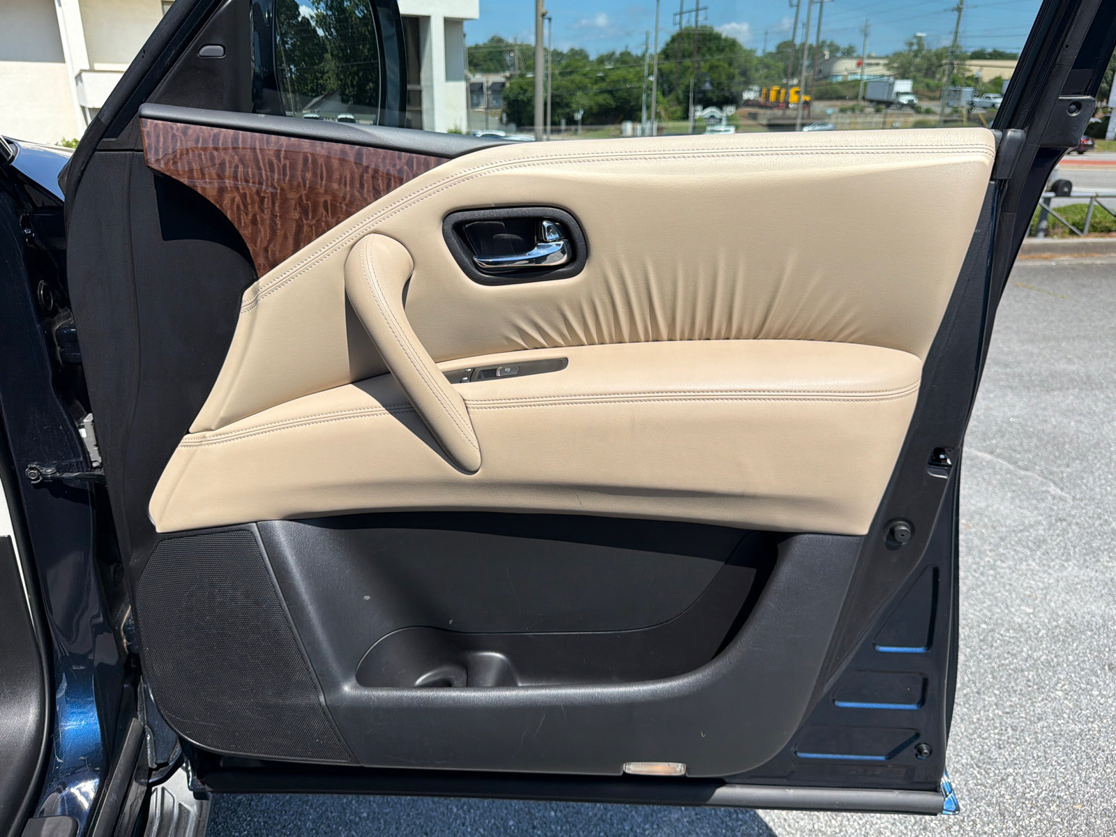 Used 2017 Nissan Armada Platinum w/ Captain Seat Package RWD image 14