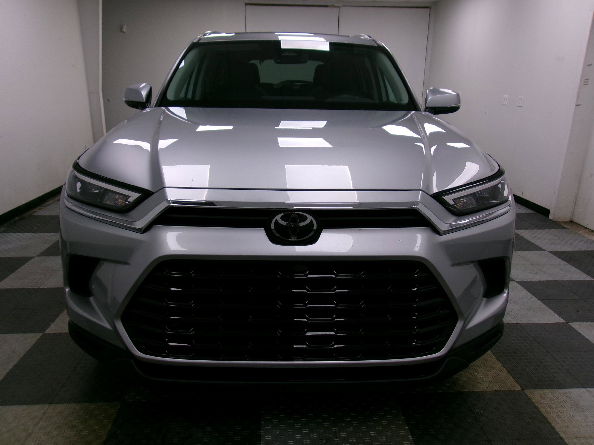 Used 2024 Toyota Grand Highlander AWD image 18