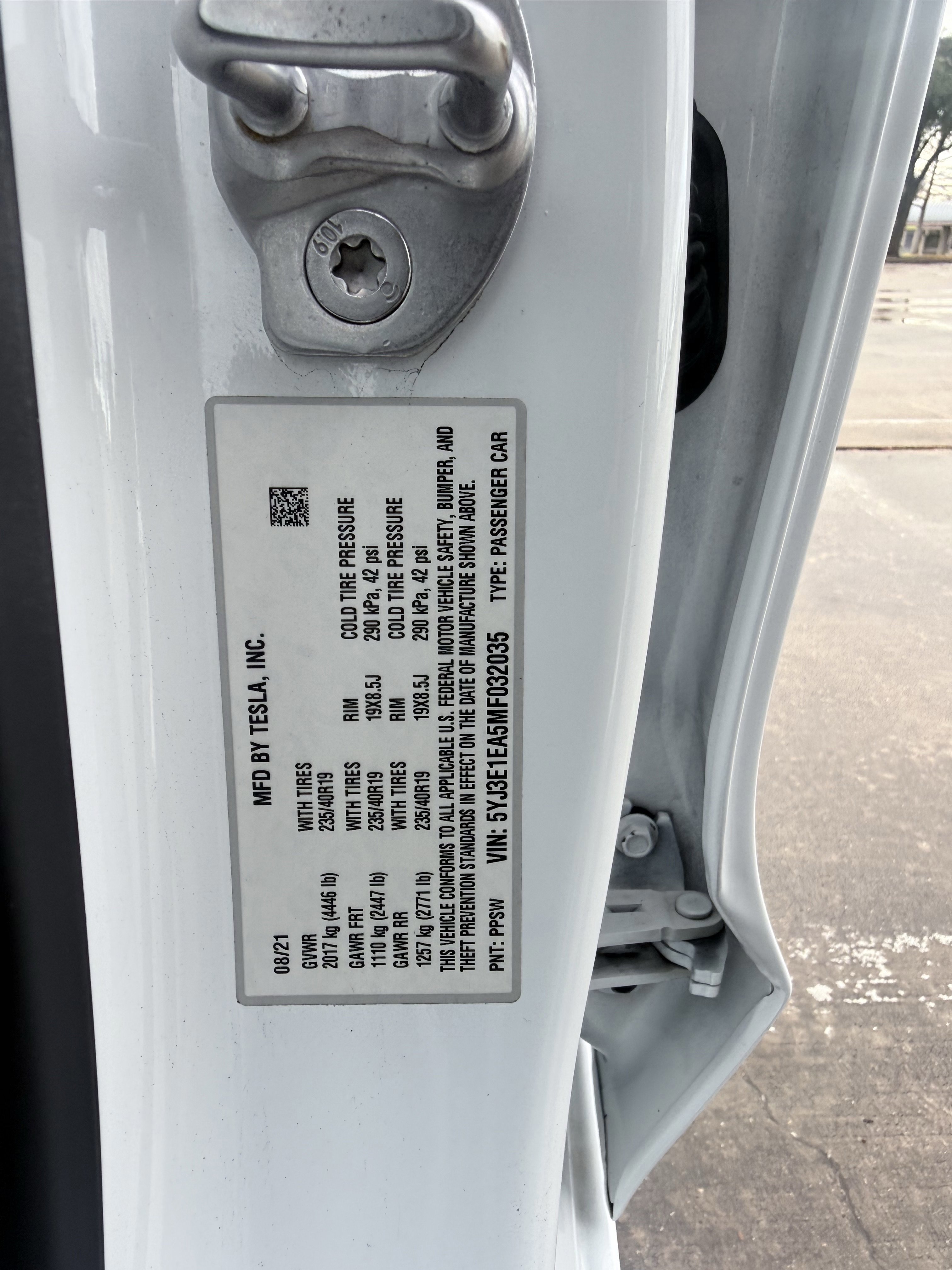 Used 2021 Tesla Model 3 Standard Range Plus image 36