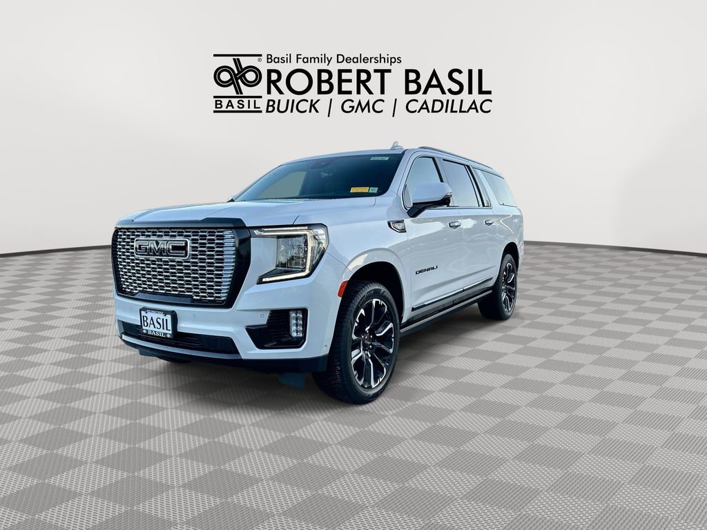 Used 2023 GMC Yukon XL Denali w/ Advanced Technology Package AWD/4WD image 4