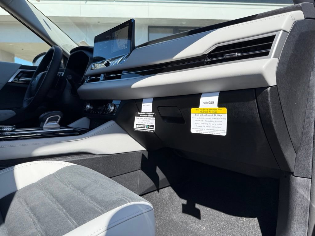 New 2026 Mitsubishi Outlander FWD image 17
