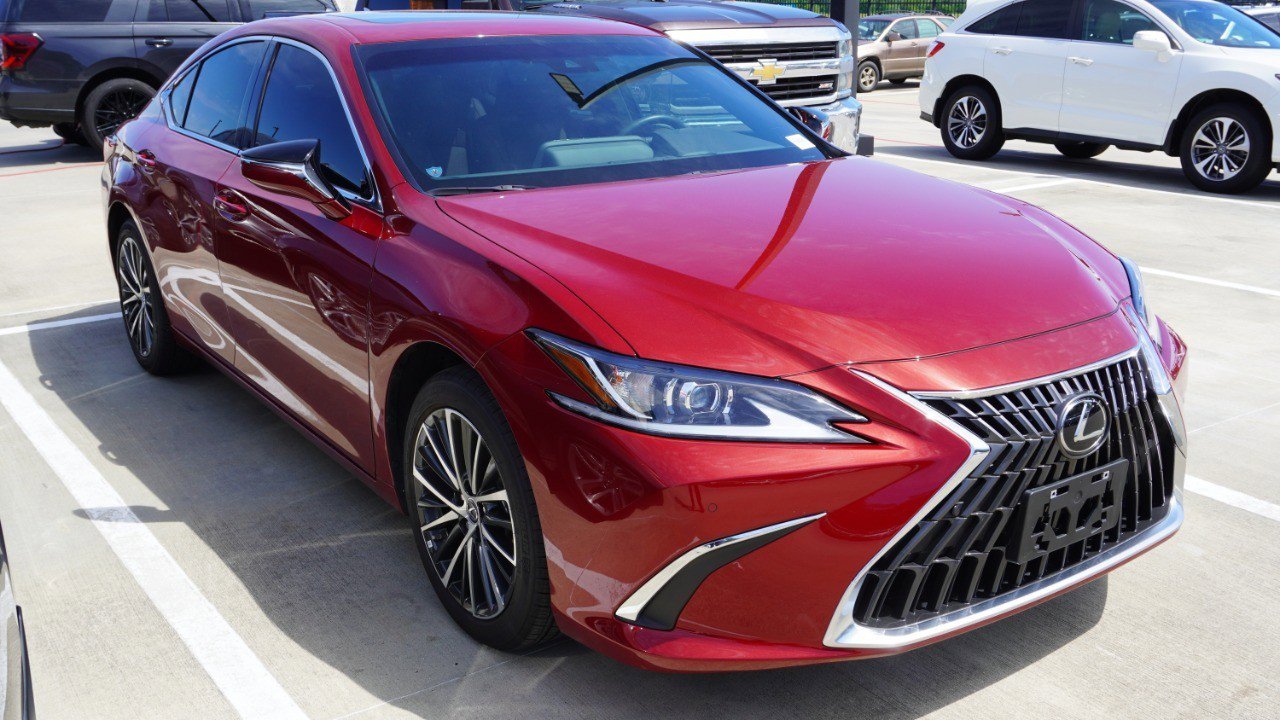 Used 2025 Lexus ES 350 w/ Premium Package image 3