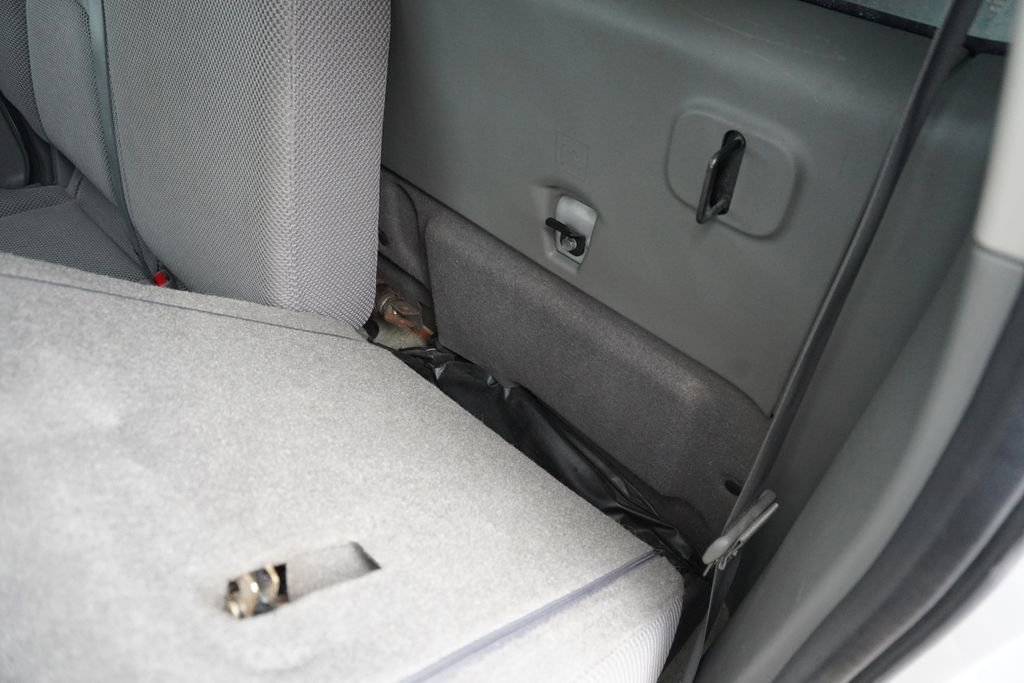 Used 2012 Nissan Frontier SV image 26