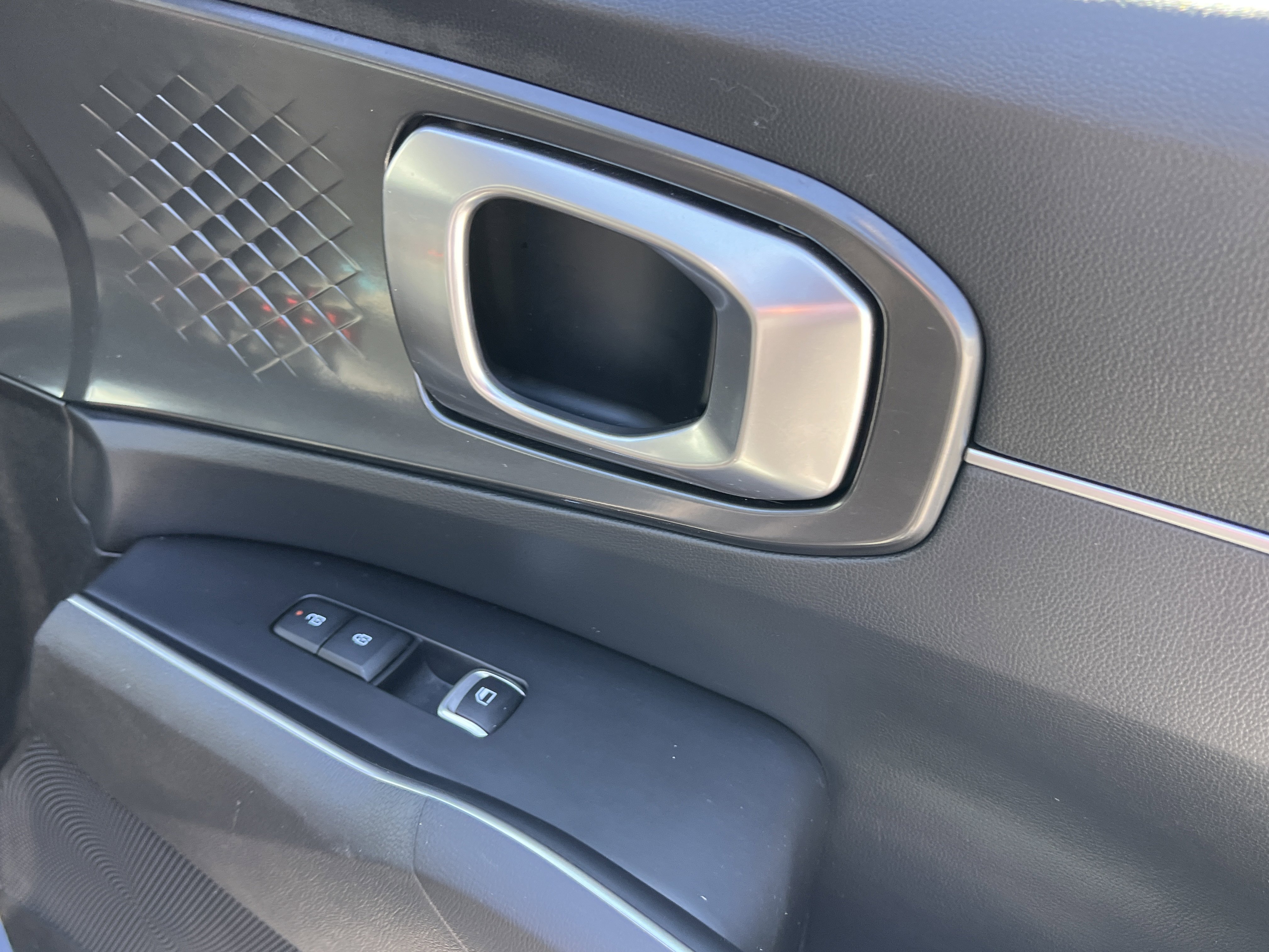 Certified 2025 Kia Sorento S image 16