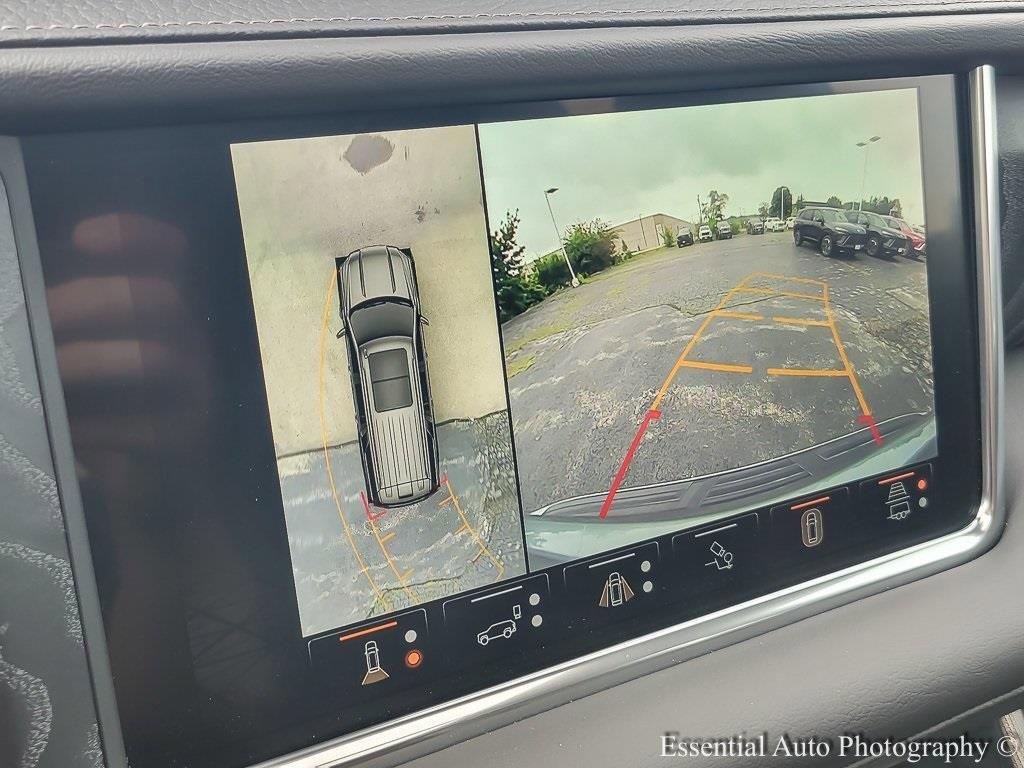 Used 2024 GMC Yukon Denali w/ Advanced Technology Package image 17