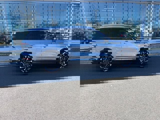 Used 2023 Lincoln Aviator Reserve w/ Equipment Group 201A image 9