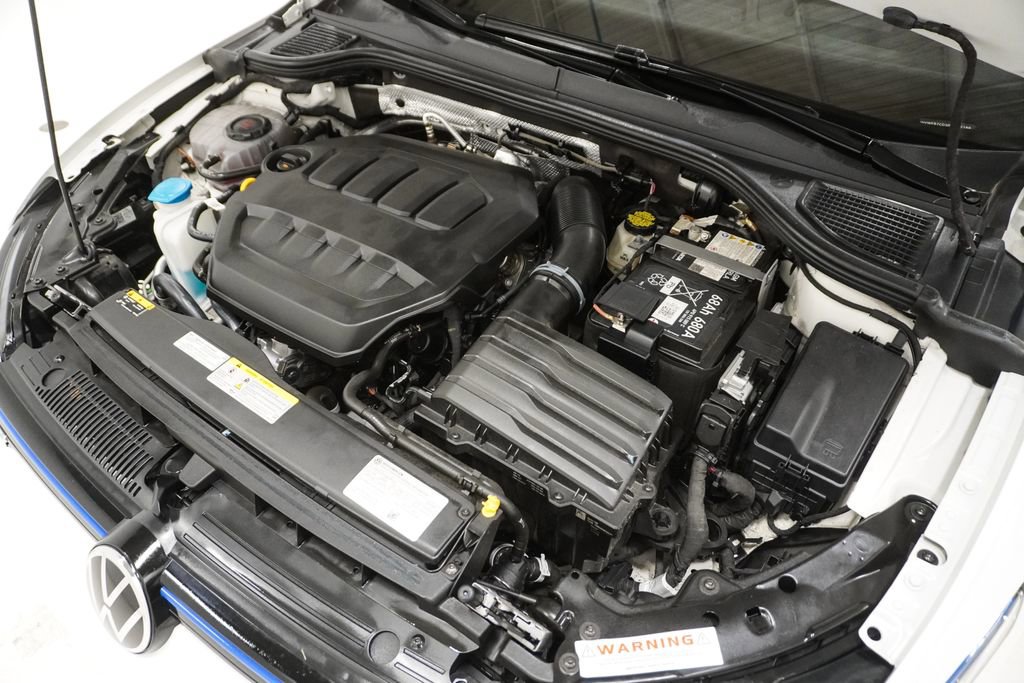 Used 2024 Volkswagen Golf R image 10