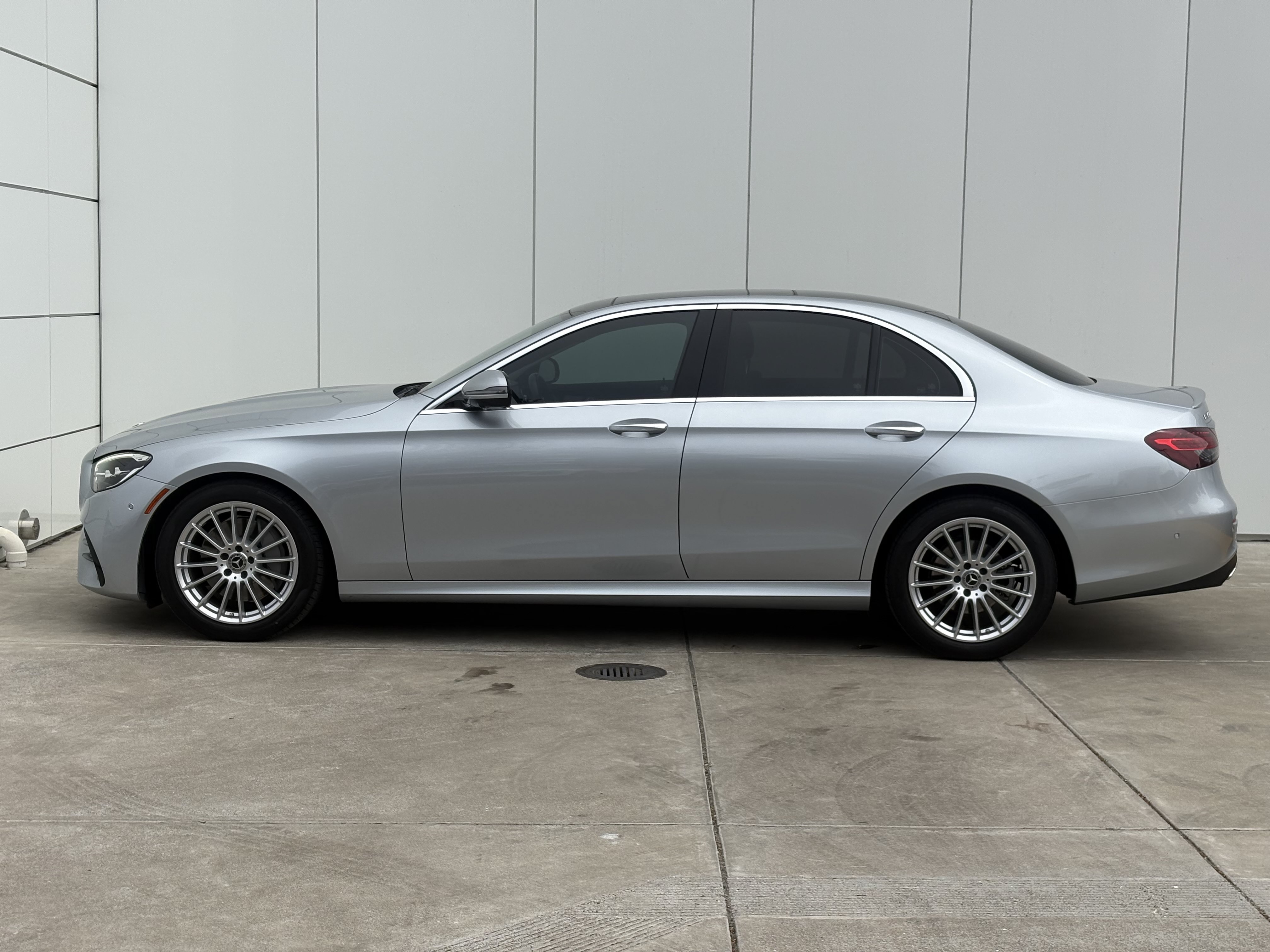 Used 2021 Mercedes-Benz E 350 Sedan image 4