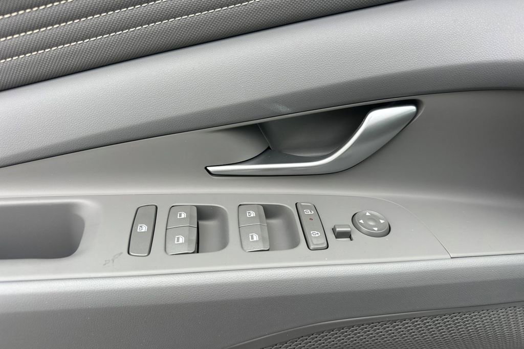 New 2026 Hyundai Elantra Sport image 8