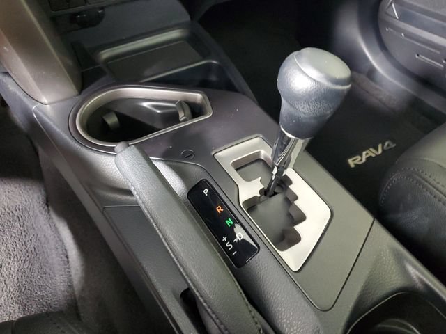 Used 2018 Toyota RAV4 XLE AWD/4WD image 29