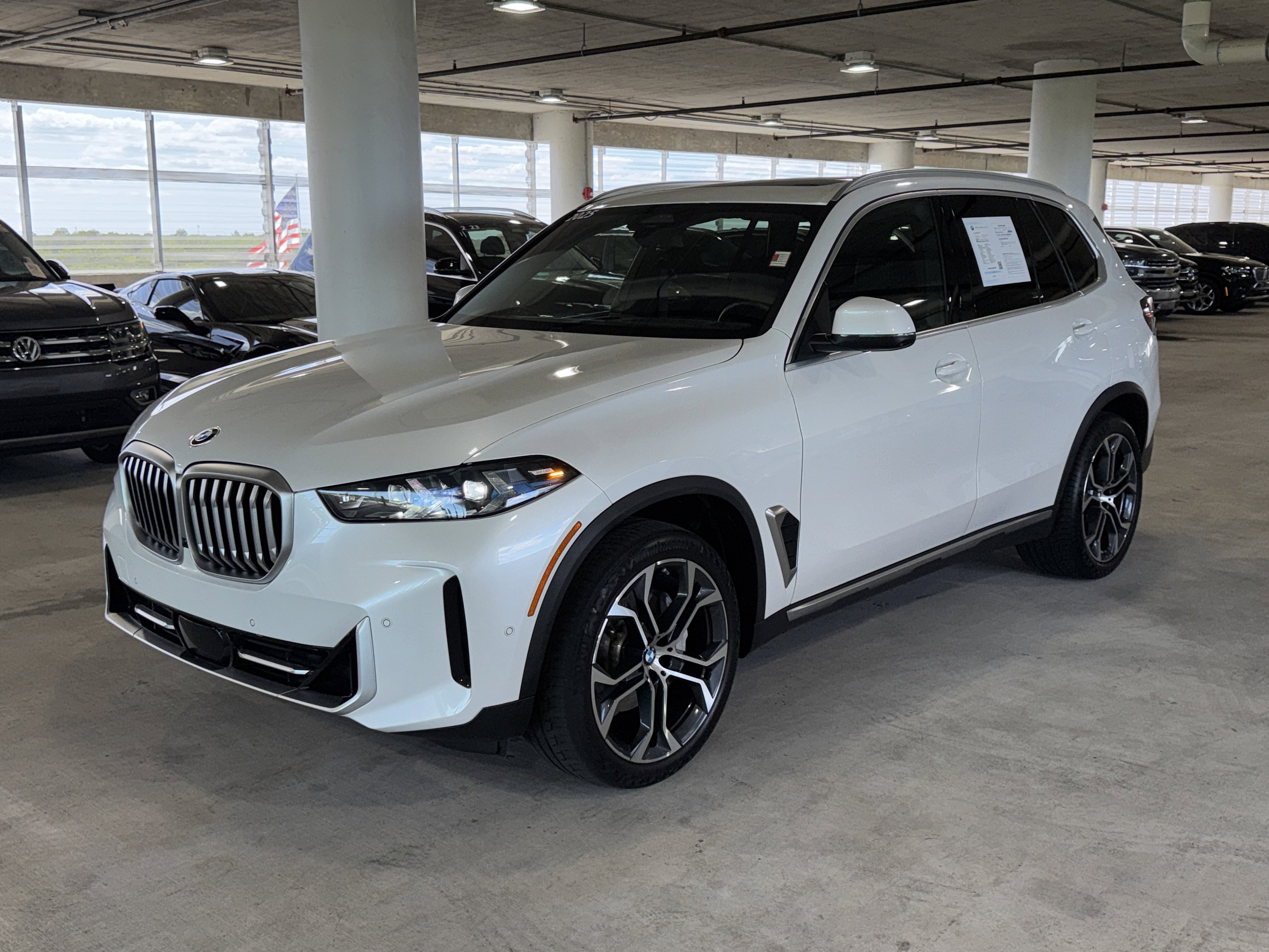 Used 2025 BMW X5 sDrive40i w/ Premium Package image 4