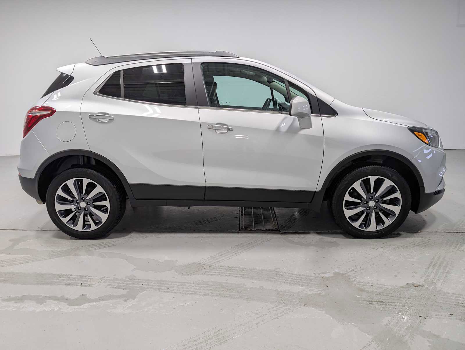 Used 2022 Buick Encore Preferred w/ Safety Package image 7