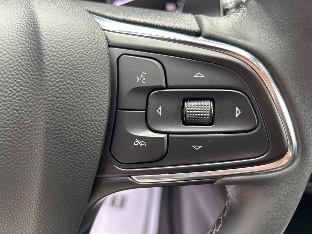 Used 2023 Buick Envision Essence w/ Sport Touring Package image 27