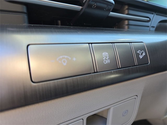 New 2024 Hyundai Kona SEL w/ Convenience Package image 16