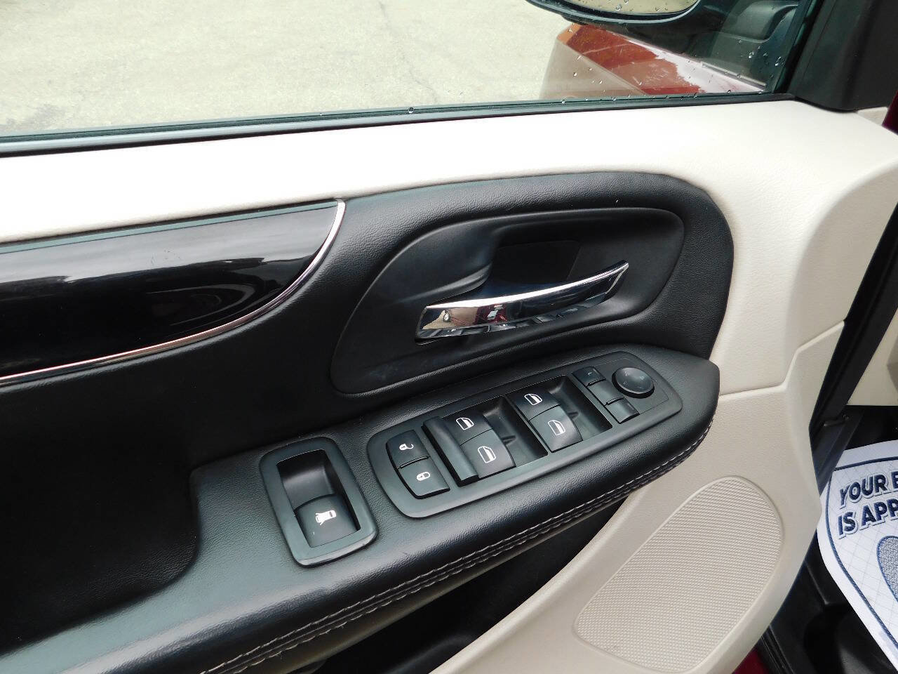 Used 2018 Dodge Grand Caravan SXT image 20
