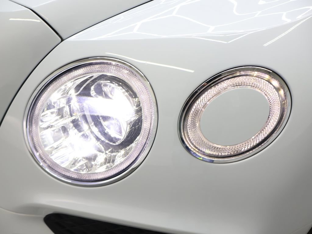 Used 2019 Bentley Bentayga image 32