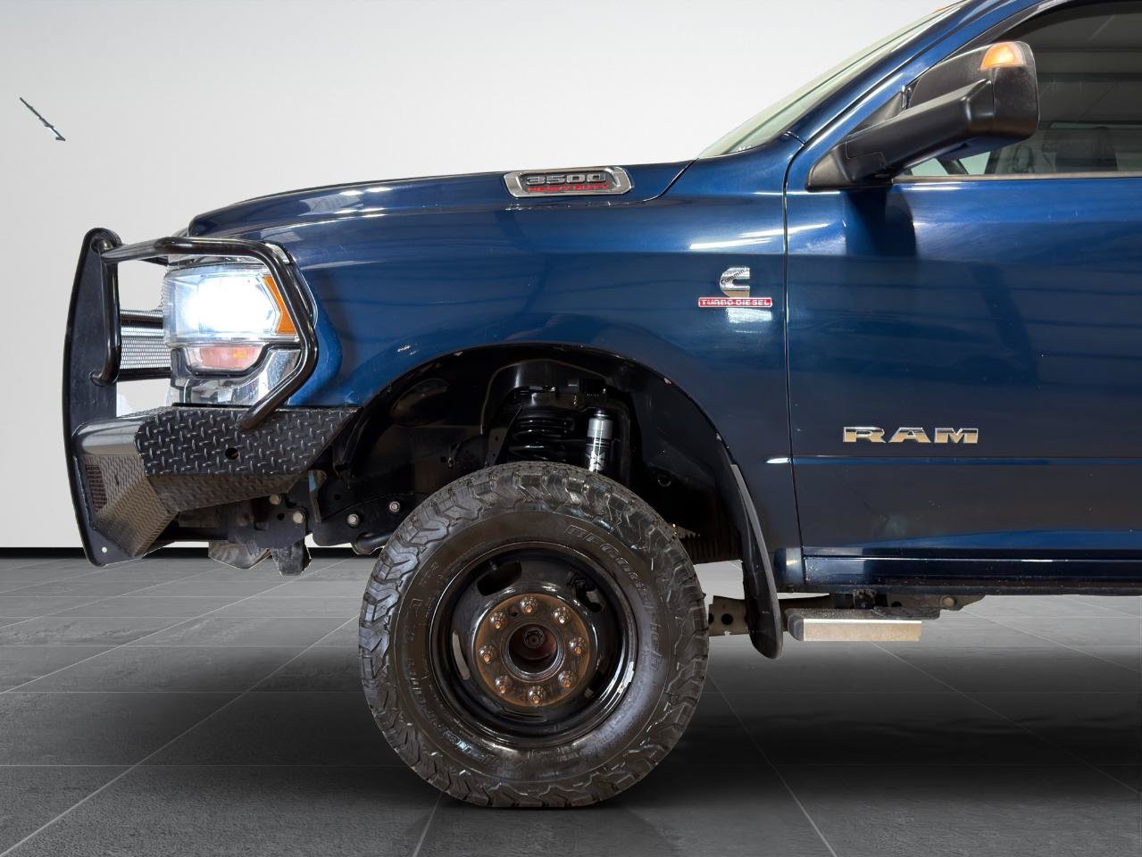 Used 2019 RAM 3500 Lone Star AWD/4WD image 2