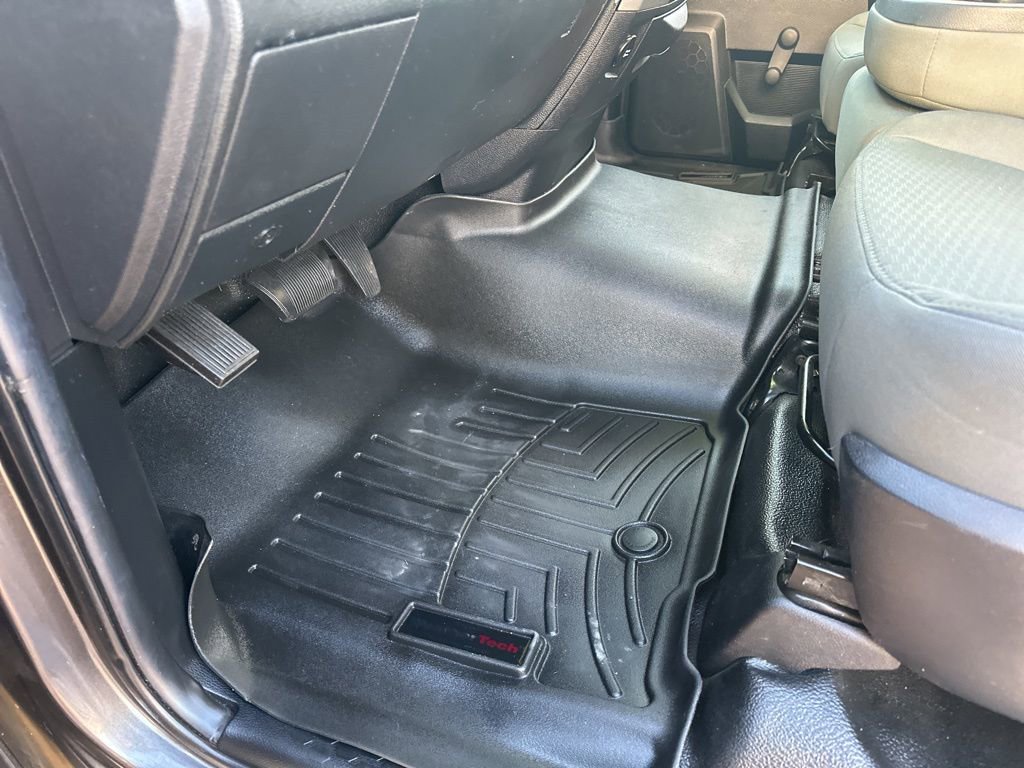 Used 2014 RAM 2500 Tradesman w/ Chrome Appearance Group image 9