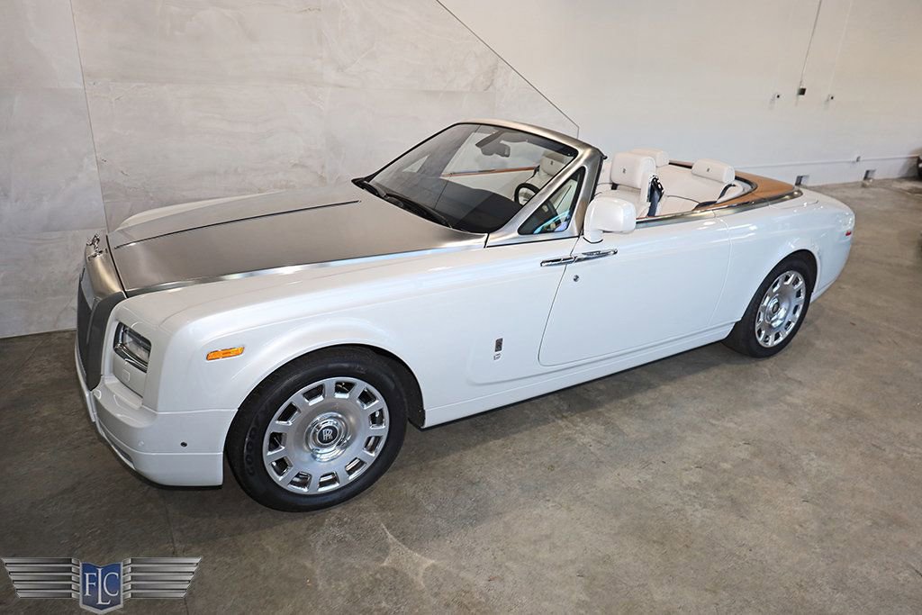 Used 2017 Rolls-Royce Phantom Drophead Coupe image 56