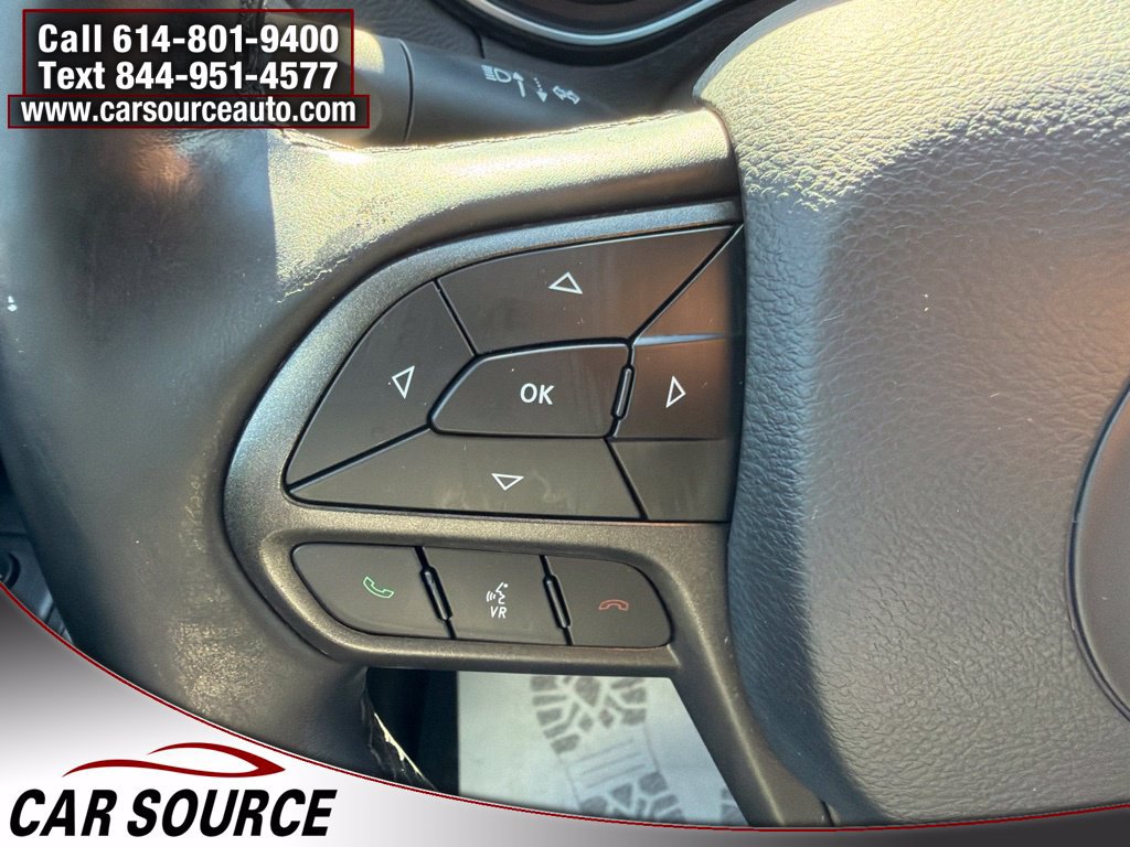 Used 2020 Jeep Cherokee Trailhawk w/ Cold Weather Group AWD/4WD image 13