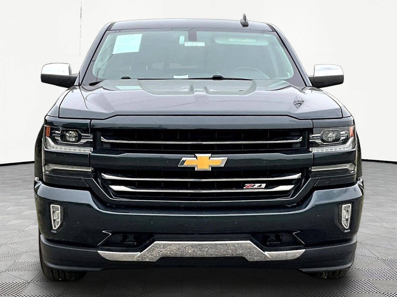 Used 2017 Chevrolet Silverado 1500 LTZ Z71 AWD/4WD image 2