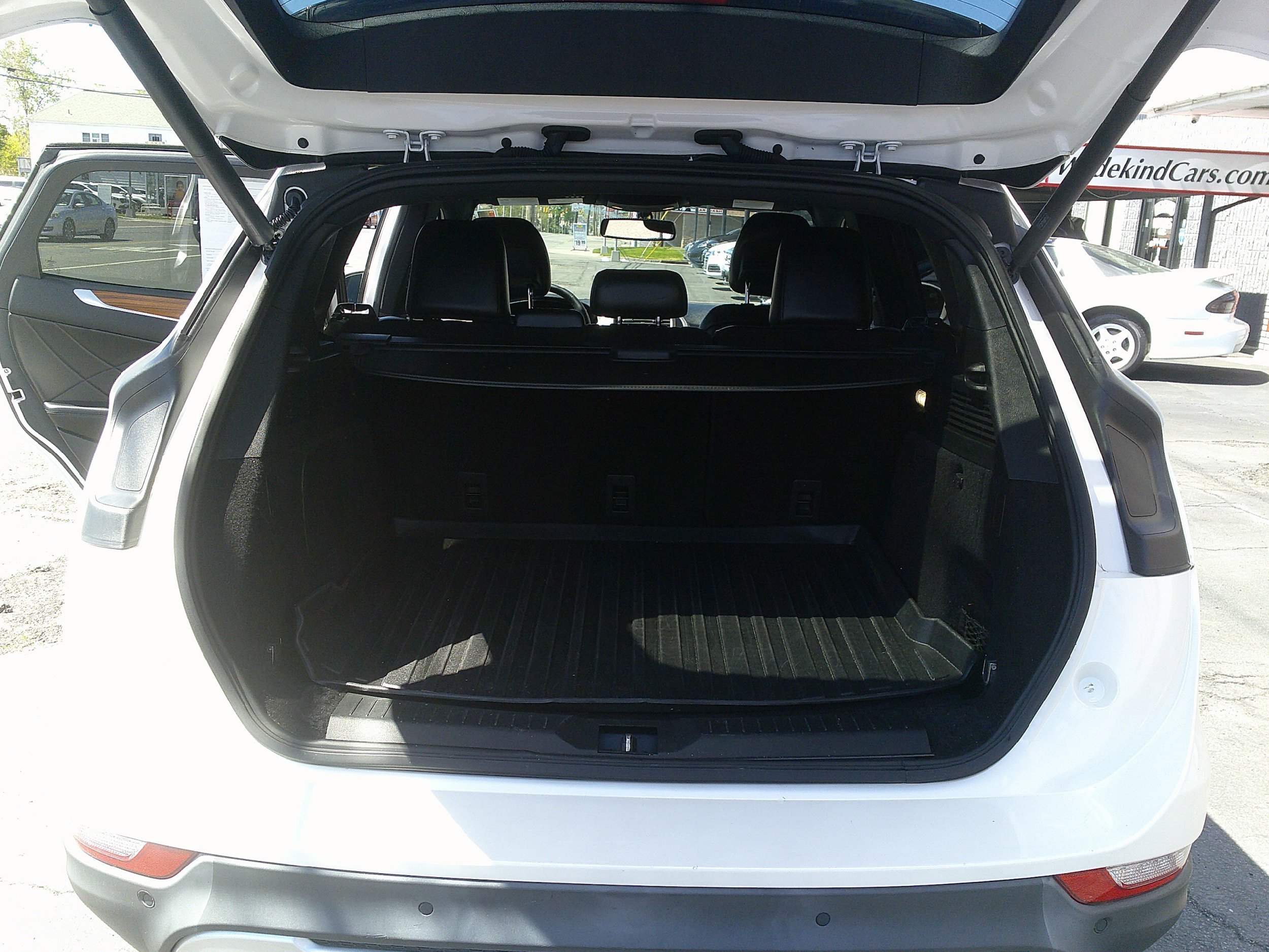 Used 2019 Lincoln MKC Select w/ Select Plus Package AWD/4WD image 19