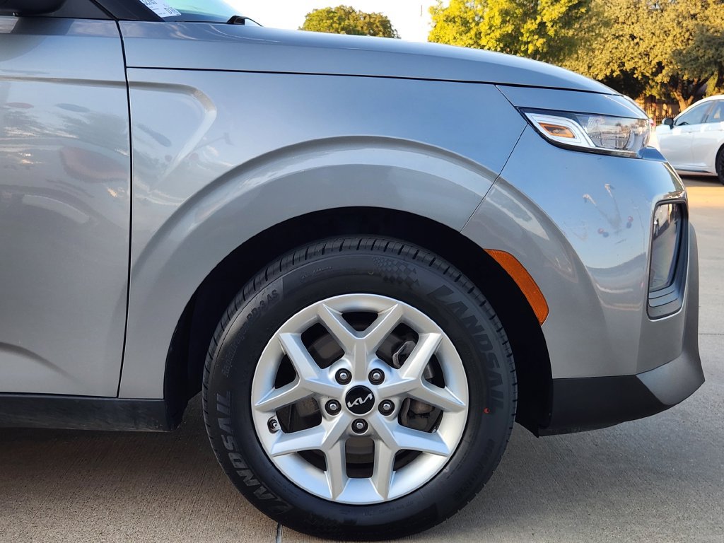 Used 2022 Kia Soul LX w/ Technology Package FWD image 7