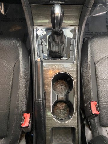 Used 2018 Volkswagen Passat 2.0T SE image 21