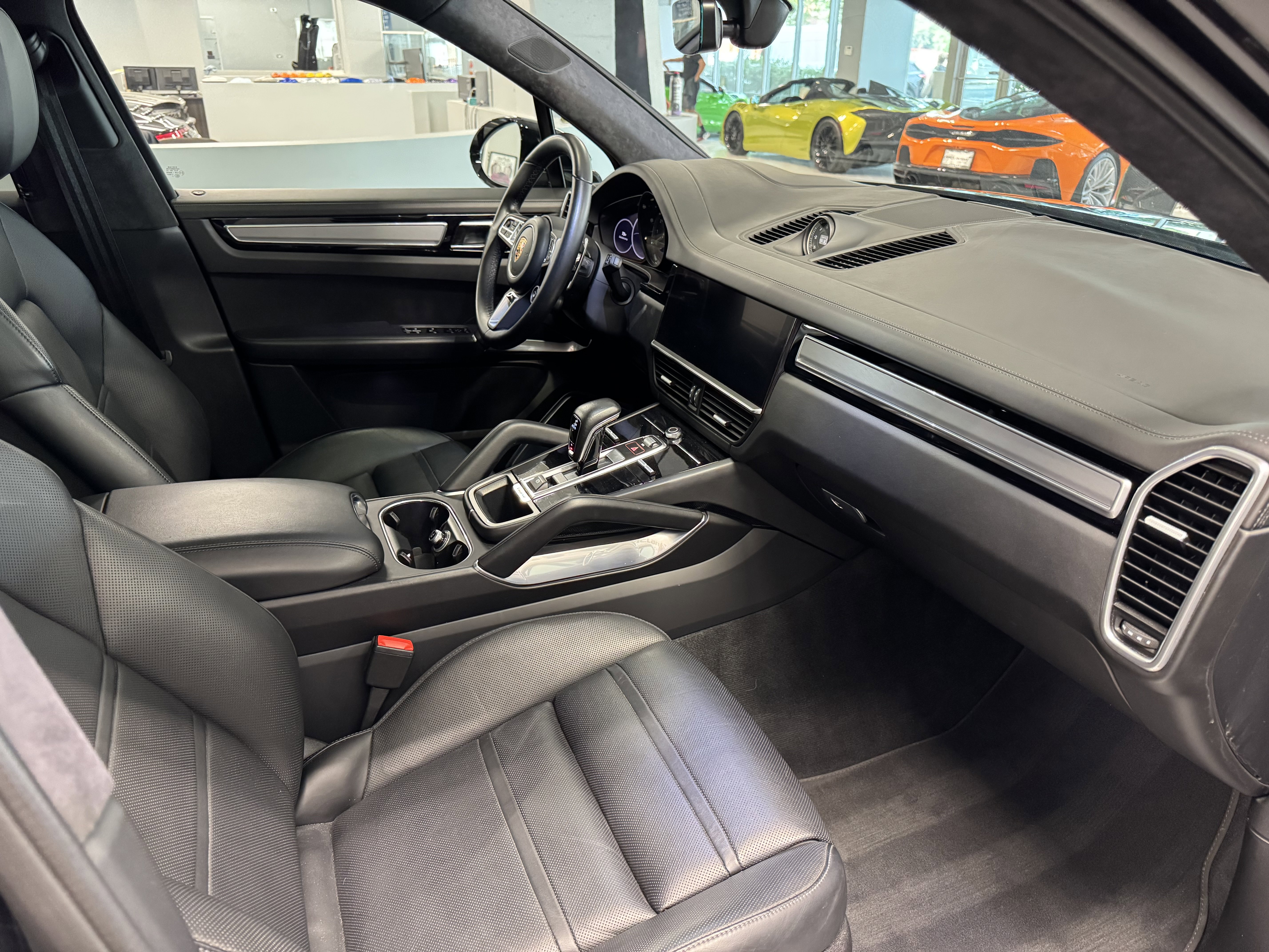 Used 2021 Porsche Cayenne Turbo S image 18