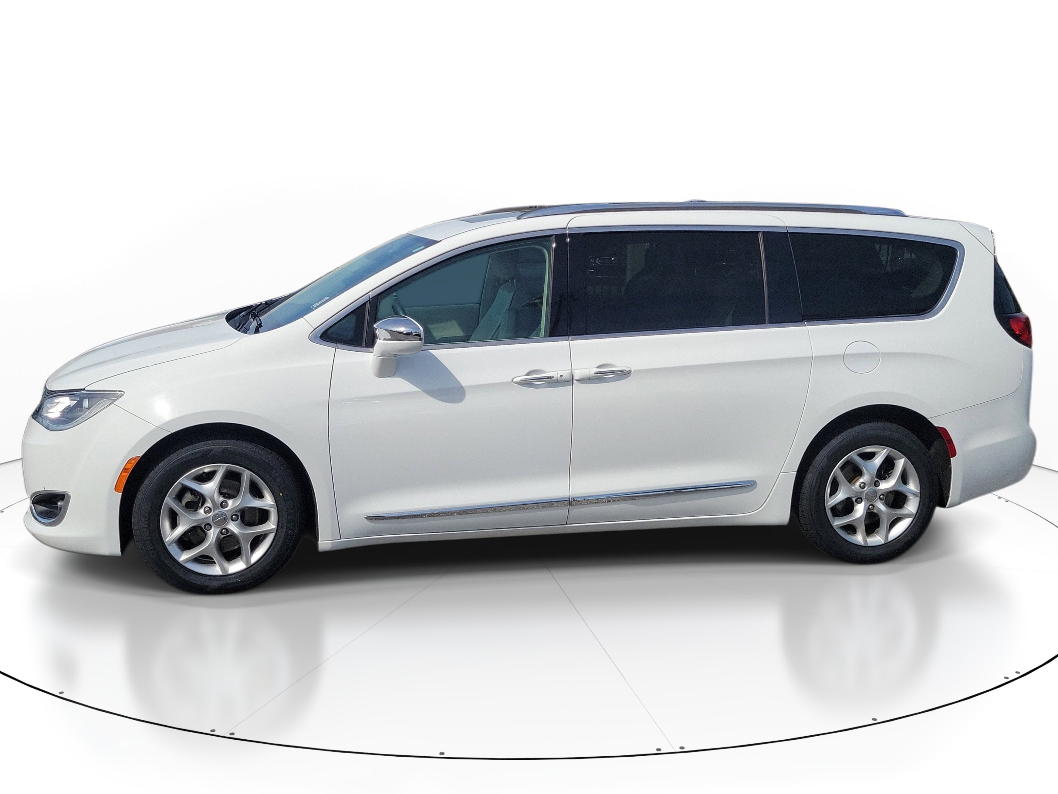 Used 2020 Chrysler Pacifica Limited FWD image 5