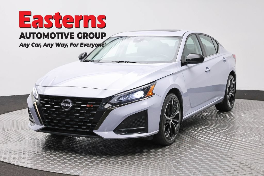 Used 2025 Nissan Altima 2.5 SR w/ SR Premium Package AWD/4WD image 1