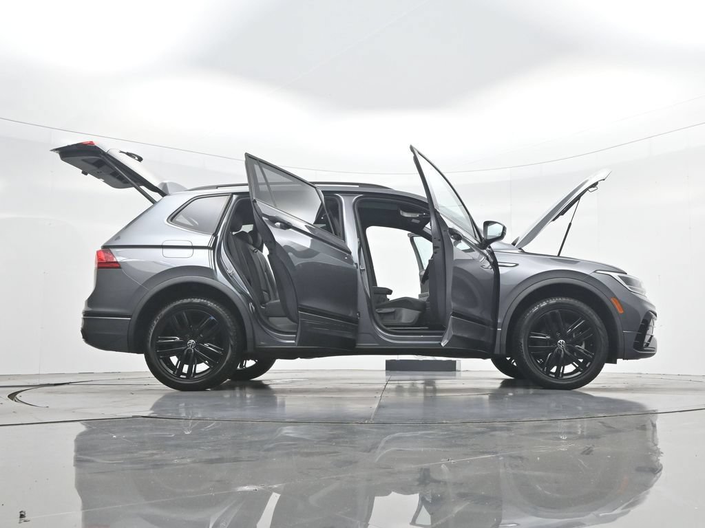 Used 2022 Volkswagen Tiguan SE R-Line AWD/4WD image 49