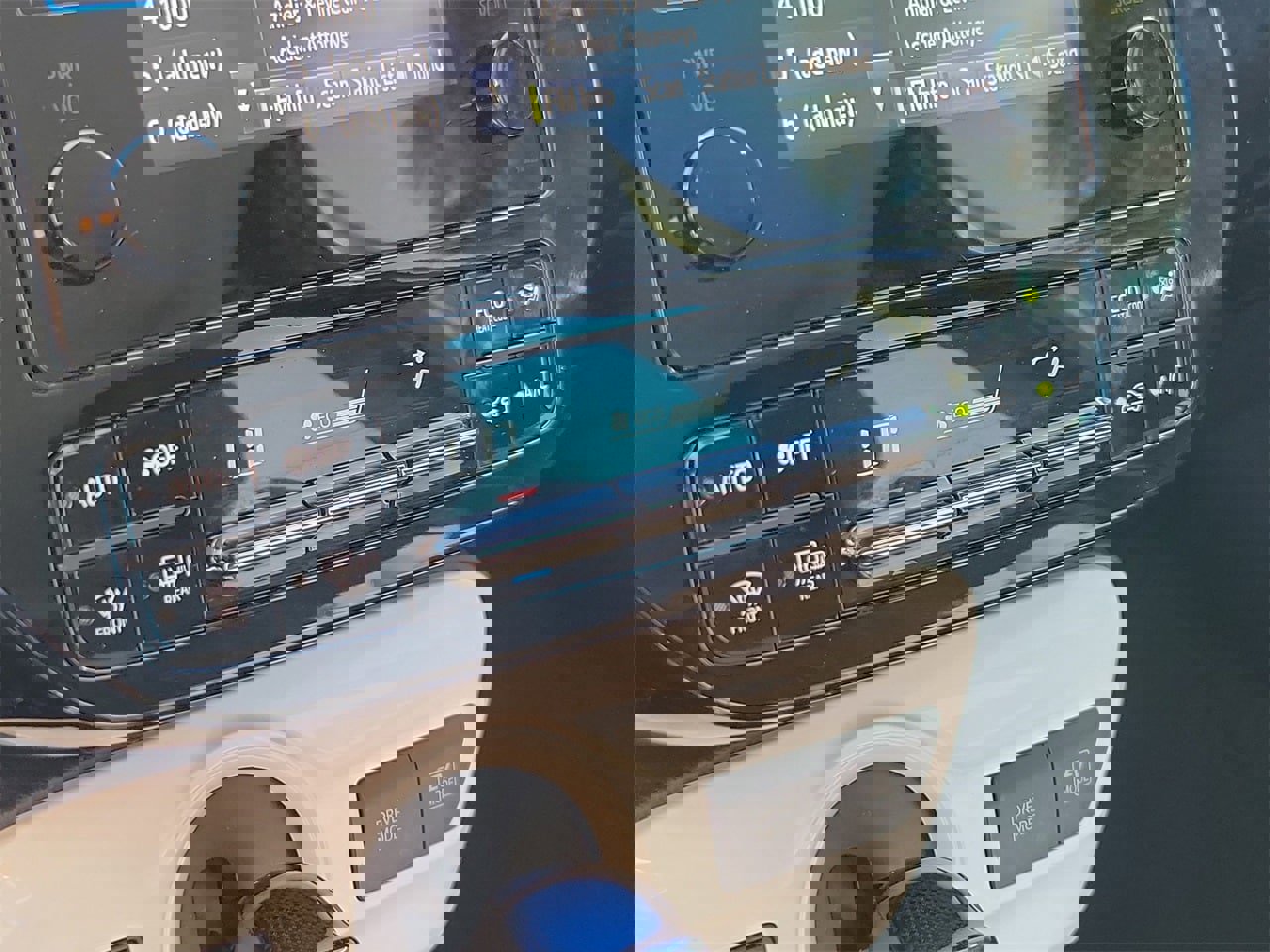 Used 2017 Toyota Prius Four image 26