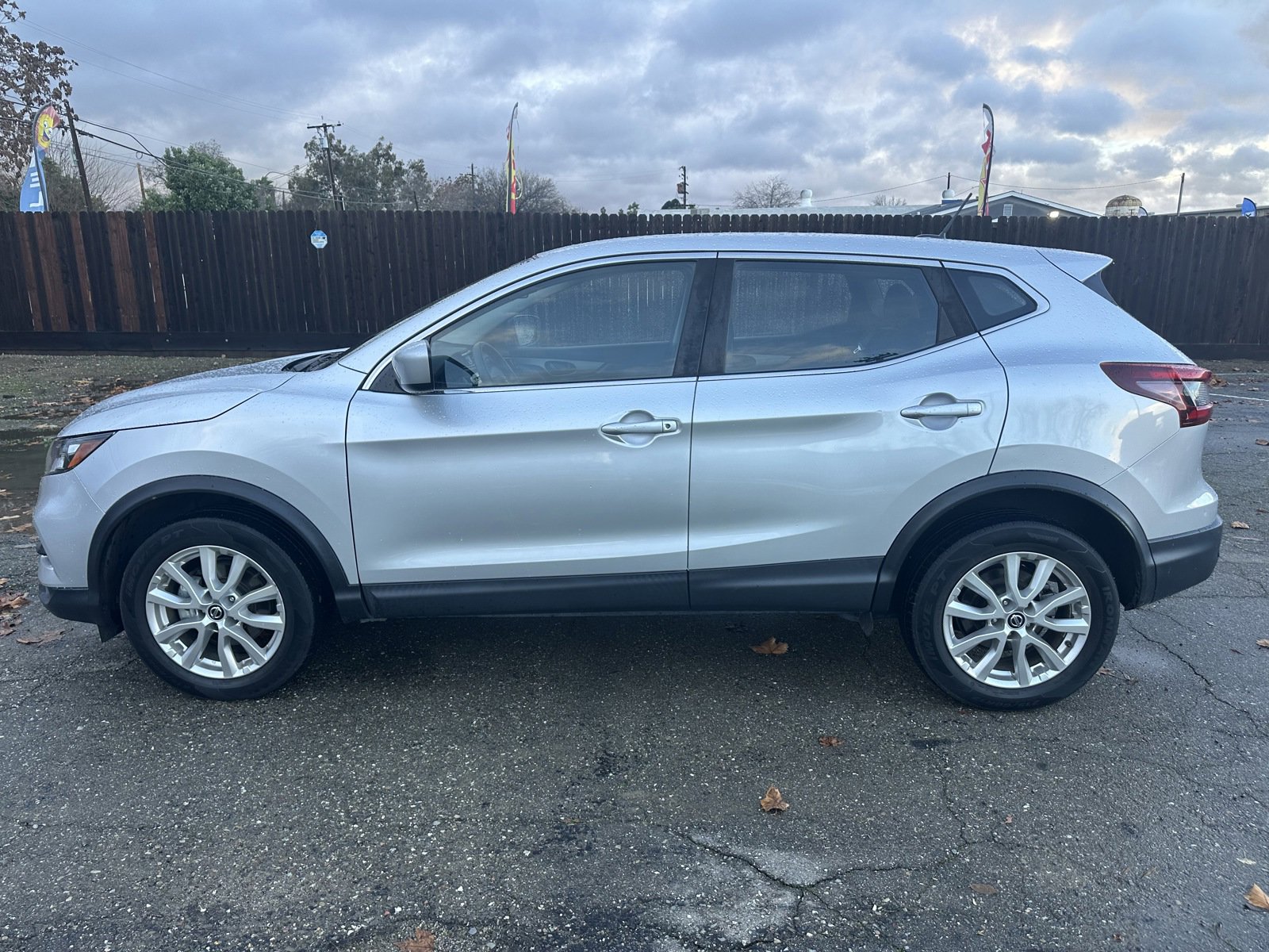 Used 2021 Nissan Rogue Sport S FWD image 4