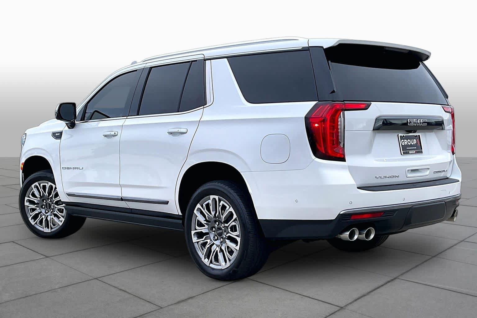 Used 2024 GMC Yukon Denali Ultimate AWD/4WD image 12