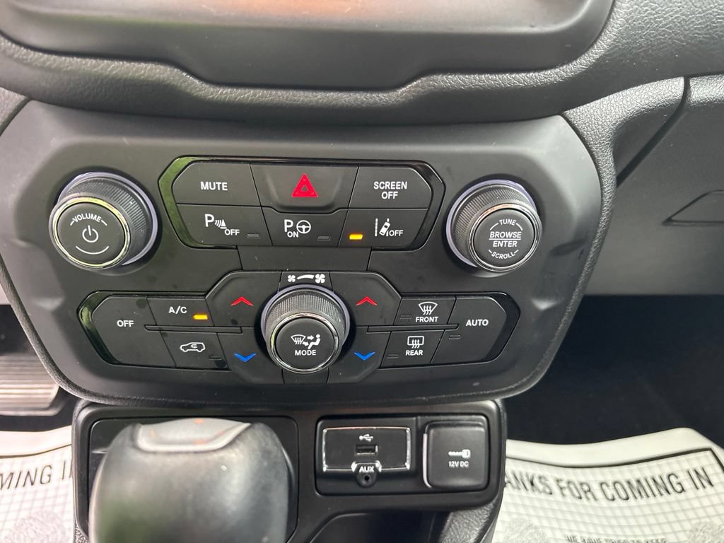 Used 2020 Jeep Renegade Altitude AWD/4WD image 23