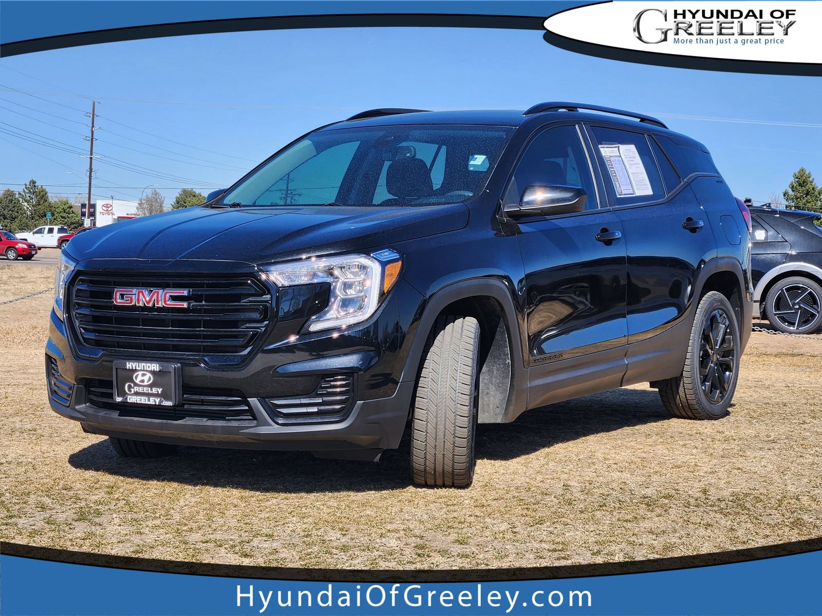 Used 2022 GMC Terrain SLE w/ Driver Convenience Package image 1